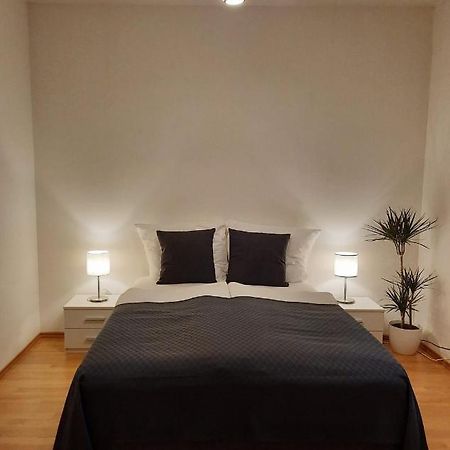Apartment Prague-2 Rooms Free Parking Praga Exterior foto