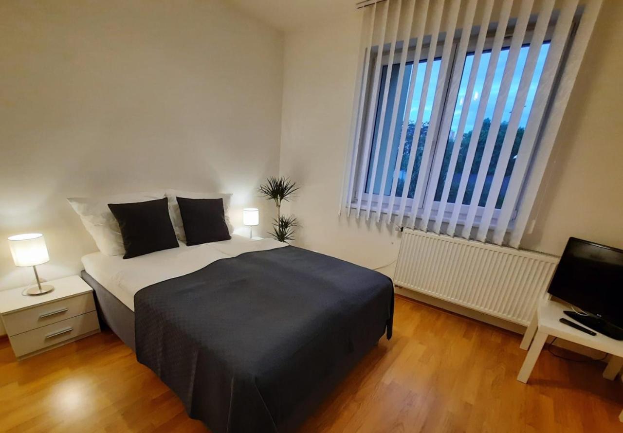 Apartment Prague-2 Rooms Free Parking Praga Exterior foto